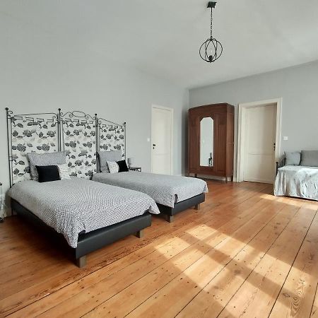 Bed and Breakfast La Parenthese Ла-Реоль Екстер'єр фото